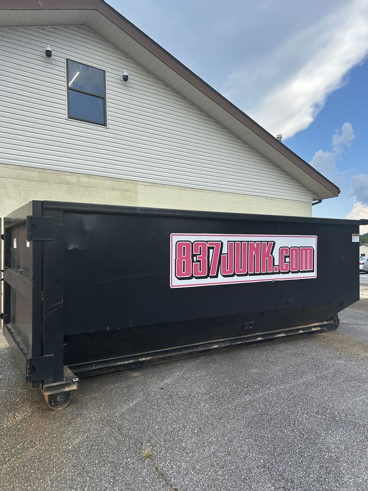 837JUNK dumpster and truck for junk removal vs dumpster rental guide